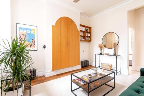 2 bedroom apartment for sale, Saltram Crescent, Maida Hill, W9
