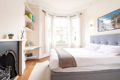 2 bedroom apartment for sale, Saltram Crescent, Maida Hill, W9