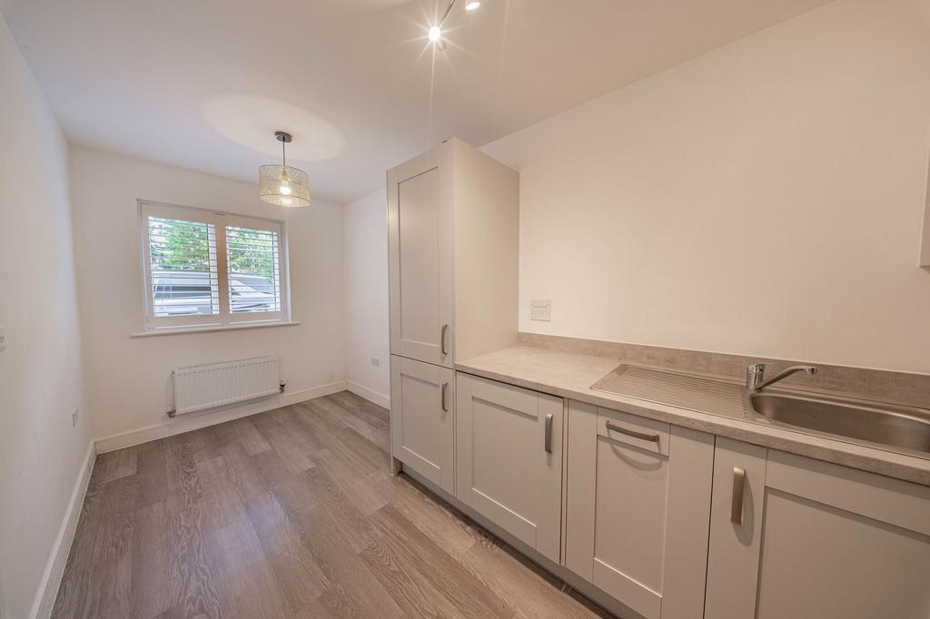 House in Haywards Heath - View 5