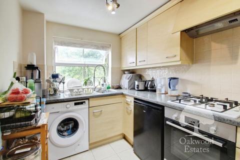2 bedroom apartment to rent, Parsons Road, Langley SL3