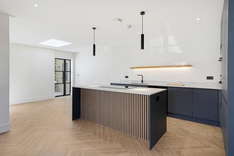 Graham Avenue, Northfields, Ealing, London, W13