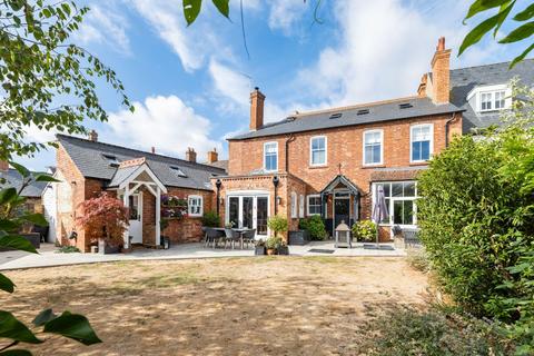 5 bedroom character property for sale, High Street, Olney