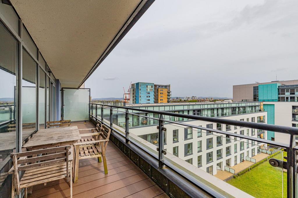 Apartment in Cardiff, Windsor Quay, Grangetown - More