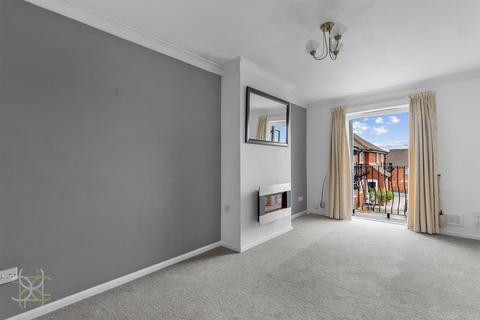 2 bedroom flat to rent, Old Market Court, Pershore