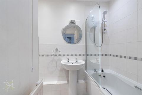2 bedroom flat to rent, Old Market Court, Pershore