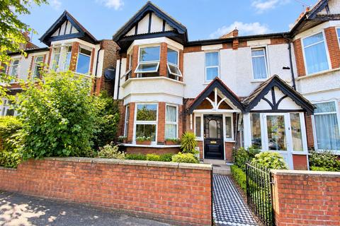 3 bedroom flat to rent, James Lane, James House, E10