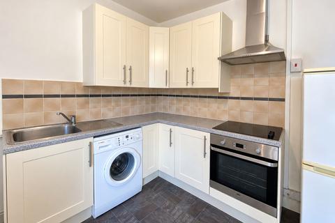 3 bedroom flat to rent, James Lane, James House, E10