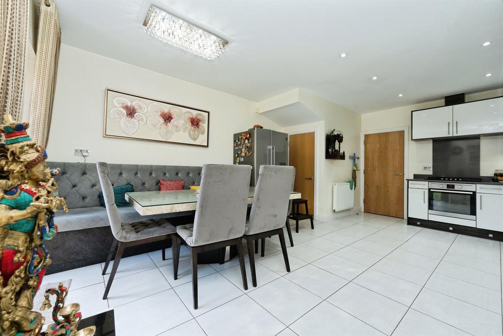House in Watford - View 5