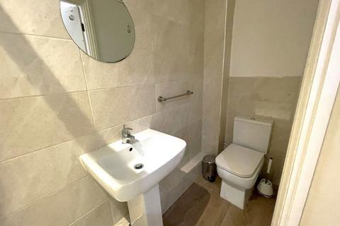 1 bedroom in a house share to rent, Room 6, Aldermans Drive, Peterborough PE3 6AR