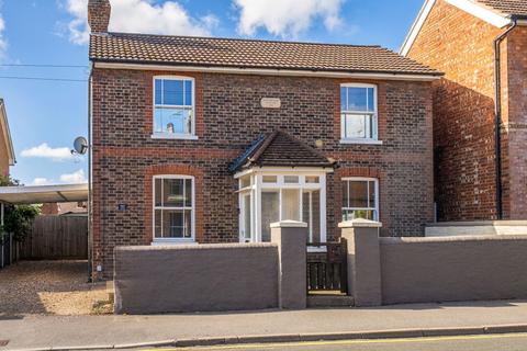 2 bedroom detached house for sale, High Brooms Road, Tunbridge Wells, TN4