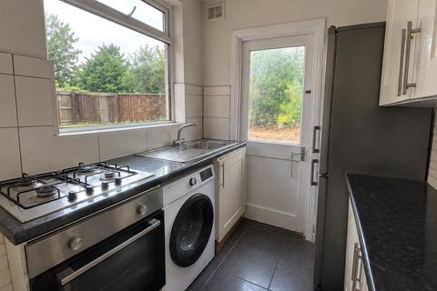 3 bedroom semi-detached house to rent, Seaton Road, Hayes, Middlesex, UB3