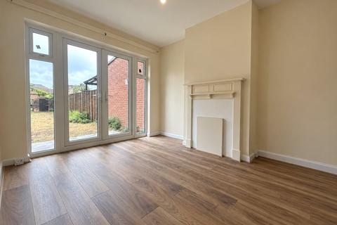 3 bedroom semi-detached house to rent, Seaton Road, Hayes, Middlesex, UB3