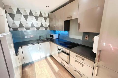 4 bedroom terraced house to rent, Pontes Avenue, Hounslow