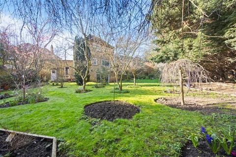 5 bedroom detached house for sale, Cedars Close, Hendon NW4
