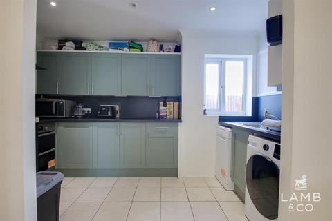 4 bedroom semi-detached bungalow for sale, Camellia Crescent, Clacton-On-Sea CO16