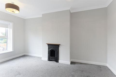2 bedroom terraced house to rent, Zoar Street, Morley, LS27