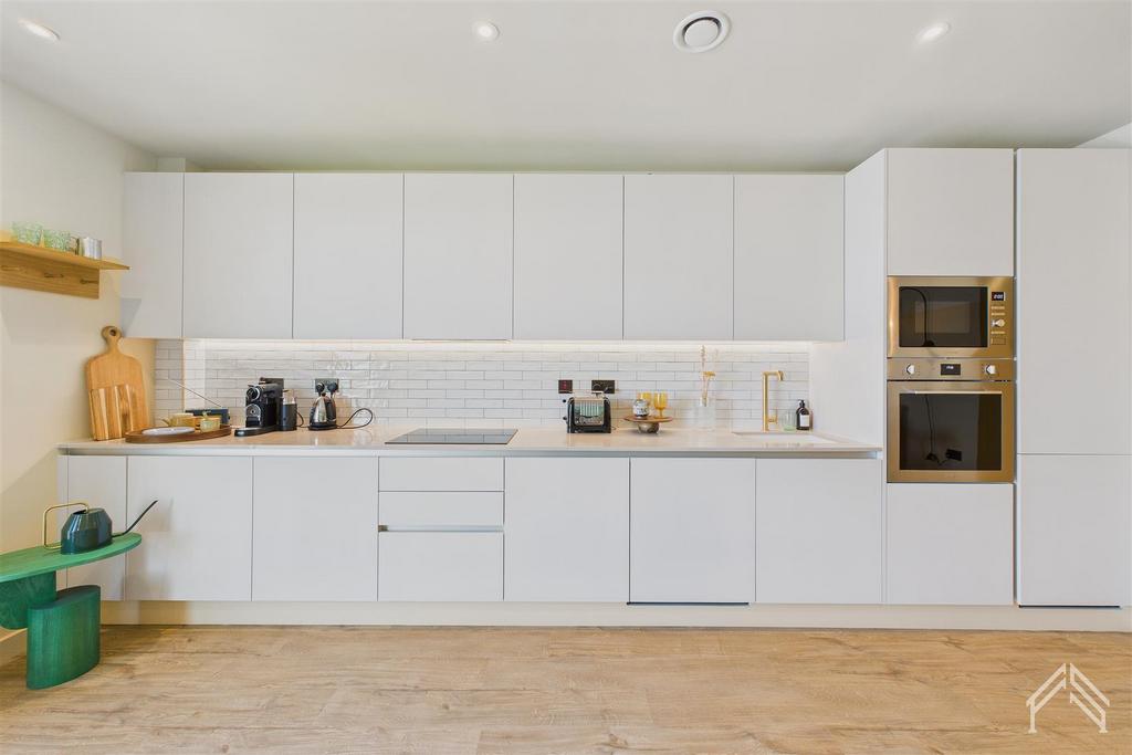Apartment in London - View 5