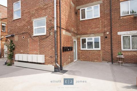 2 bedroom apartment to rent, High Street, Ilford IG6
