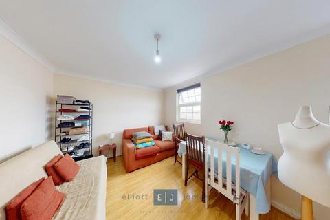 2 bedroom apartment to rent, High Street, Ilford IG6