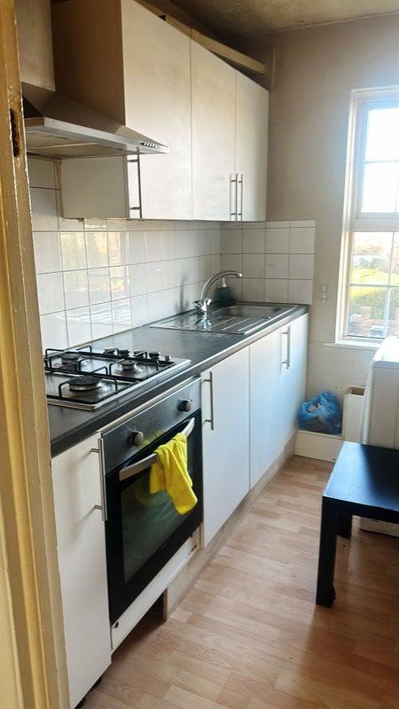 Apartment in Surbiton - View 2