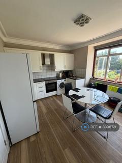 1 bedroom in a flat share to rent, Ruxley Lane, Epsom, KT19