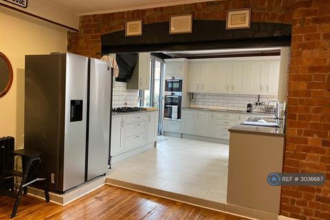 1 bedroom in a flat share to rent, Spencer Road, Northampton, NN1