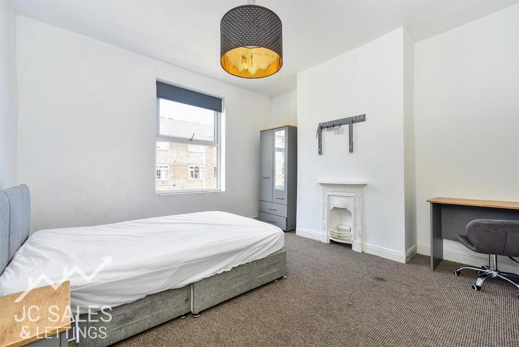 House in Wincobank, Sheffield - View 5