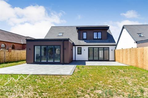 3 bedroom detached house for sale, Holme Lea Gardens, Worksop