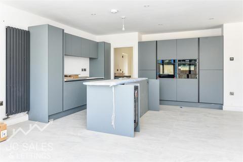 3 bedroom detached house for sale, Holme Lea Gardens, Worksop