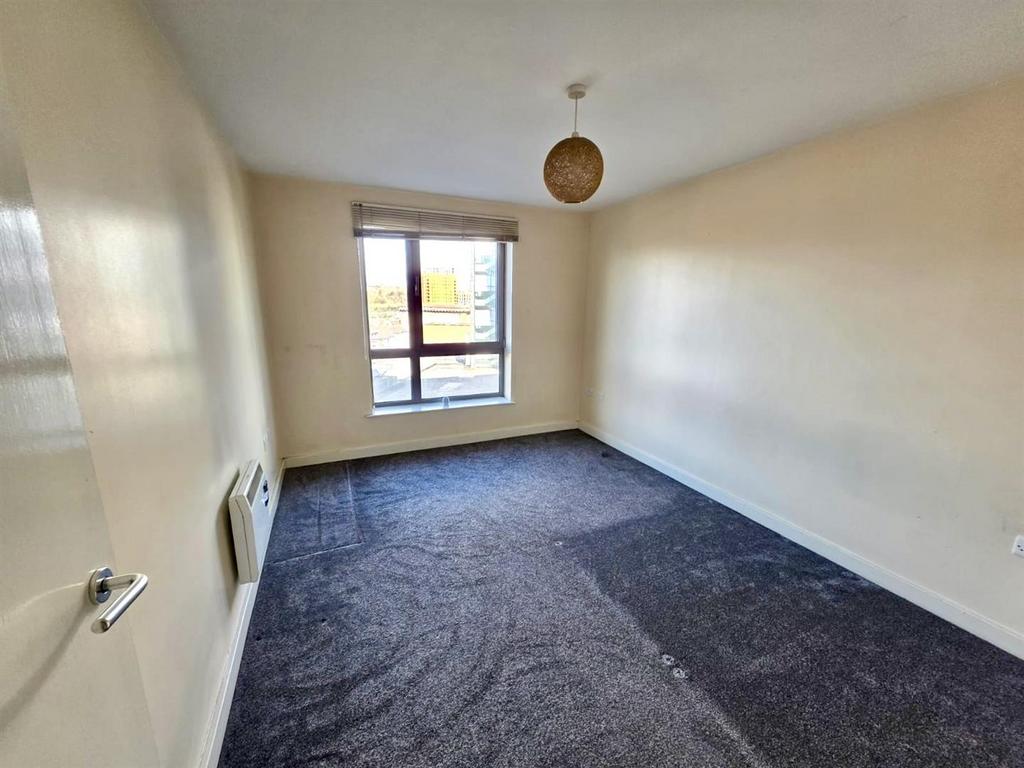 Apartment in Sheffield - View 3