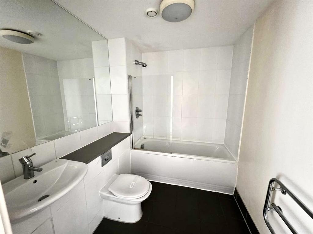 Apartment in Sheffield - View 4