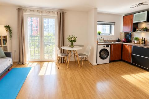 1 bedroom apartment for sale, St Christophers Court, Marina, Swansea