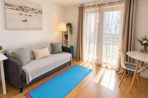 1 bedroom apartment for sale, St Christophers Court, Marina, Swansea