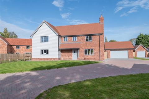 4 bedroom detached house for sale, Jack Way, Stowmarket IP14