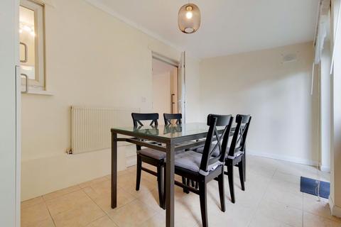 2 bedroom end of terrace house to rent, Merton Road, Barking, Barking, IG11