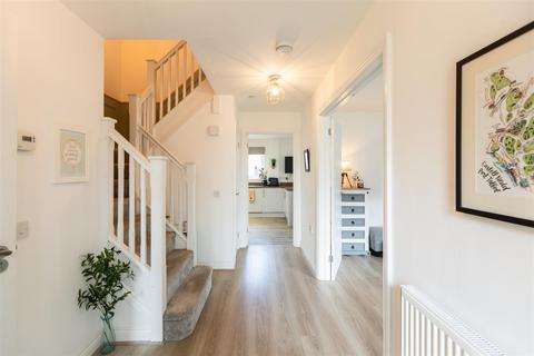 4 bedroom detached house for sale, Clos Gelli Wen, Pontardawe, Swansea