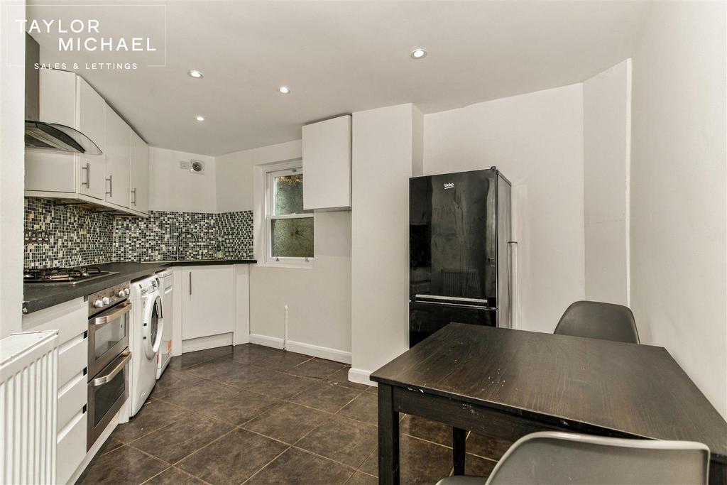 Apartment in Brighton - View 3