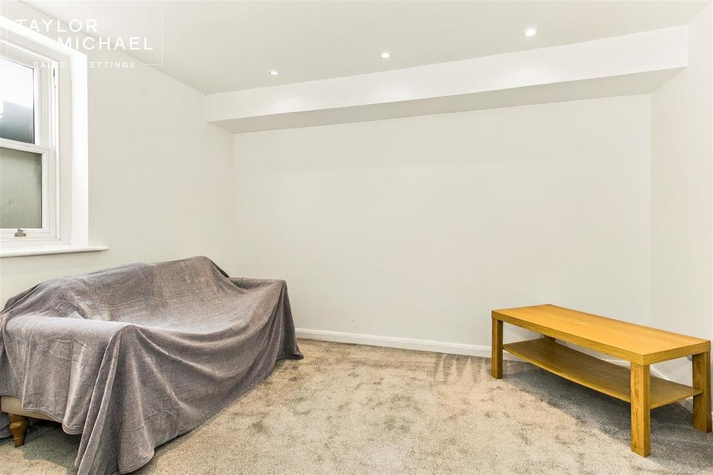 Apartment in Brighton - More