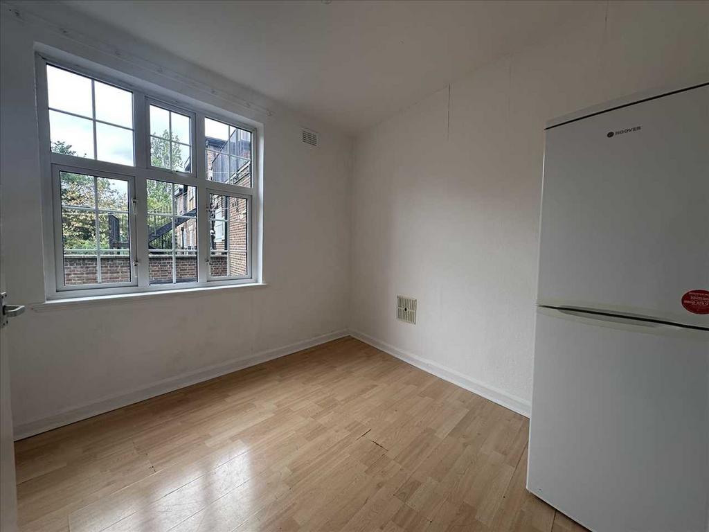 Apartment in Harrow - View 3