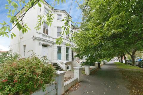 2 bedroom flat for sale, The Avenue, Eastbourne, East Sussex, BN21