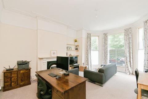 2 bedroom flat for sale, The Avenue, Eastbourne, East Sussex, BN21