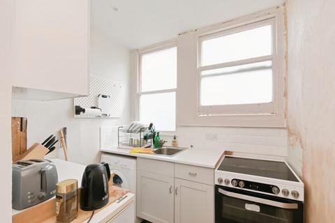 2 bedroom flat for sale, The Avenue, Eastbourne, East Sussex, BN21