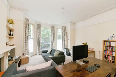 2 bedroom flat for sale, The Avenue, Eastbourne, East Sussex, BN21