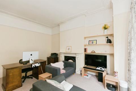 2 bedroom flat for sale, The Avenue, Eastbourne, East Sussex, BN21