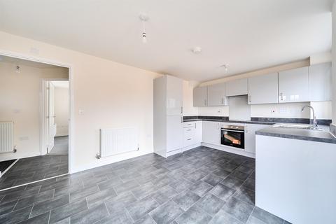 3 bedroom semi-detached house to rent, Sylvester Crescent, S81