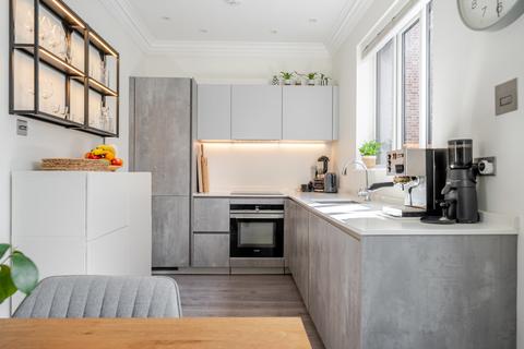 2 bedroom apartment for sale, High Street, Bromley, BR1