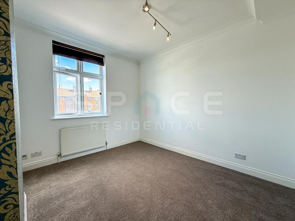 House in London - View 4