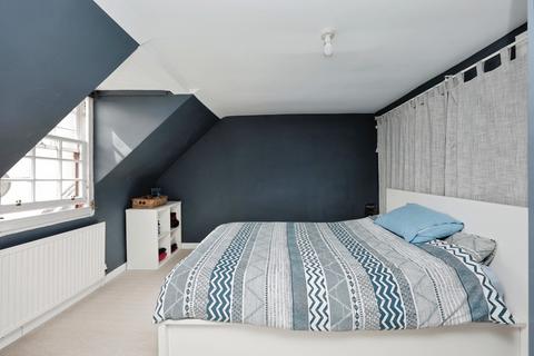3 bedroom flat for sale, Thistle Street, Fife KY3