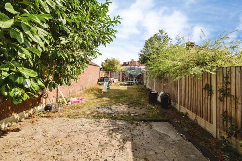 3 bedroom terraced house for sale, Coniston Avenue, Upminster, RM14