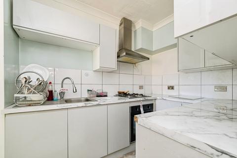 3 bedroom terraced house for sale, Coniston Avenue, Upminster, RM14